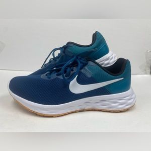 Gently Used Nike Running Shoes Size 8.5